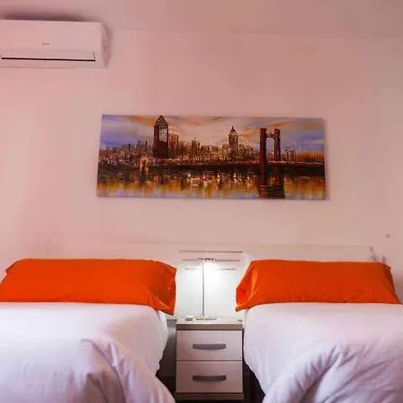 Playa Torrecilla, A Un Paso Del Centro Peatonal! *