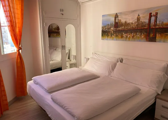 Playa Centro Y Tranquilidad Con Vistas Al Mar Nerja