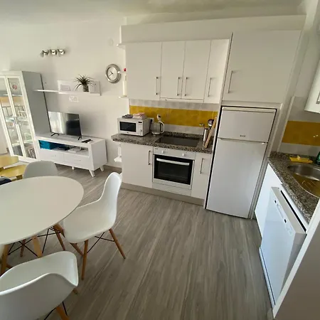 Apartamento ¡playa Torrecilla, A Un Paso Del Centro Peatonal! *