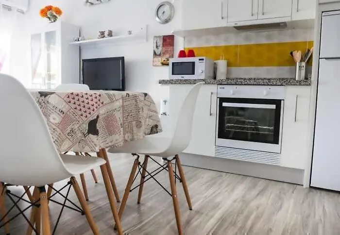 Playa Torrecilla, A Un Paso Del Centro Peatonal! Nerja