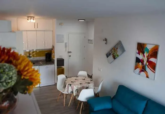 Playa Torrecilla, A Un Paso Del Centro Peatonal! Nerja