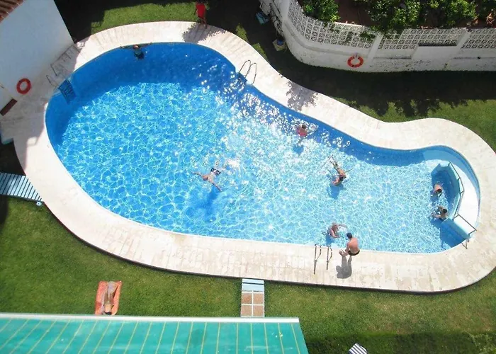 ¡playa Torrecilla, A Un Paso Del Centro Peatonal! Nerja